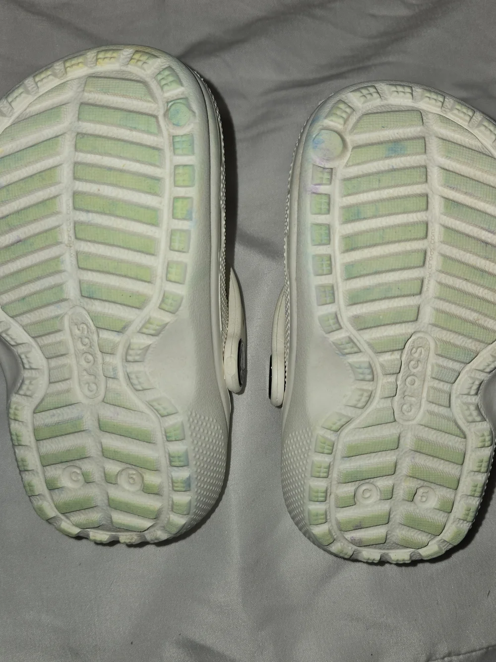 CROCS Kids White Clogs with Black Lining SZ 5C